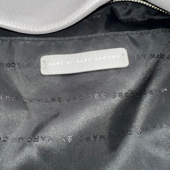 Marc by Marc Jacobs Gray Leather Shoulder Bag Crossbody Hobo Designer Purse - Picture 10 of 12